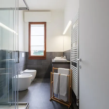 Apartment Oasis Of Tranquility Just Minutes From Downtown *